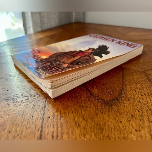 The Dark Tower: (1988) The Gunslinger by Stephen King - Picture 3 of 7